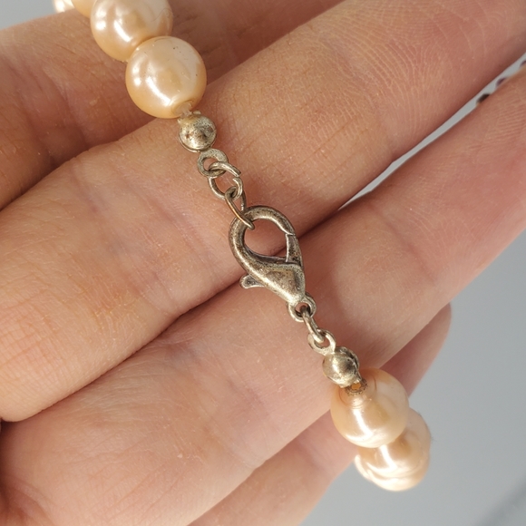 Pearl Bracelet and Earring Studs Set - Picture 7 of 9